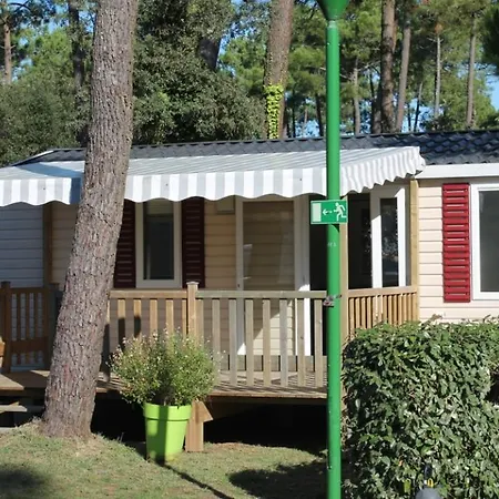Mobil-home 4 Pers Dans 4 Etoiles *